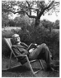 椅子上的人
描述已自动生成