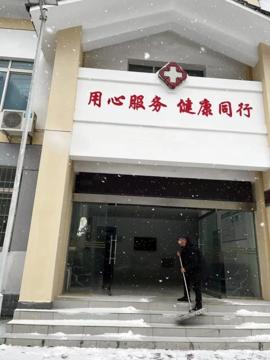 图片包含 建筑, 户外, 前, 街道
描述已自动生成